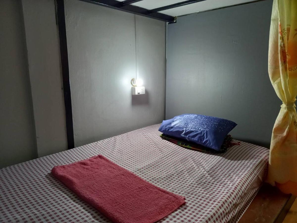 Sleepwith Me Hostel バンコク都 エクステリア 写真