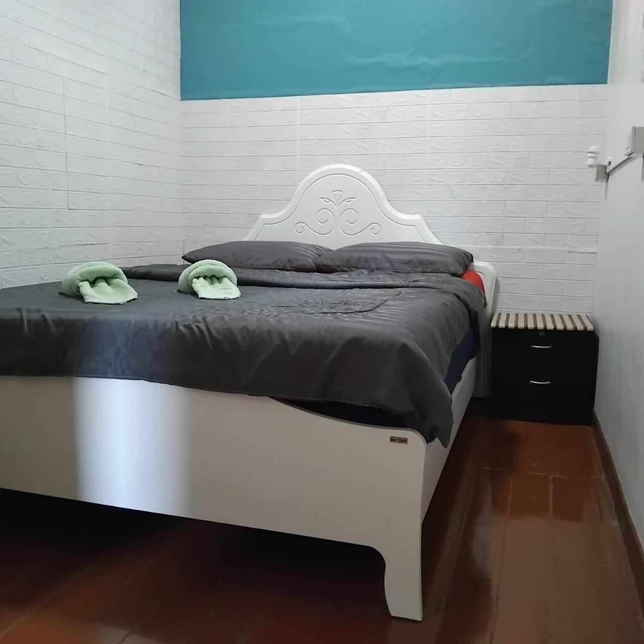 Sleepwith Me Hostel バンコク都 エクステリア 写真