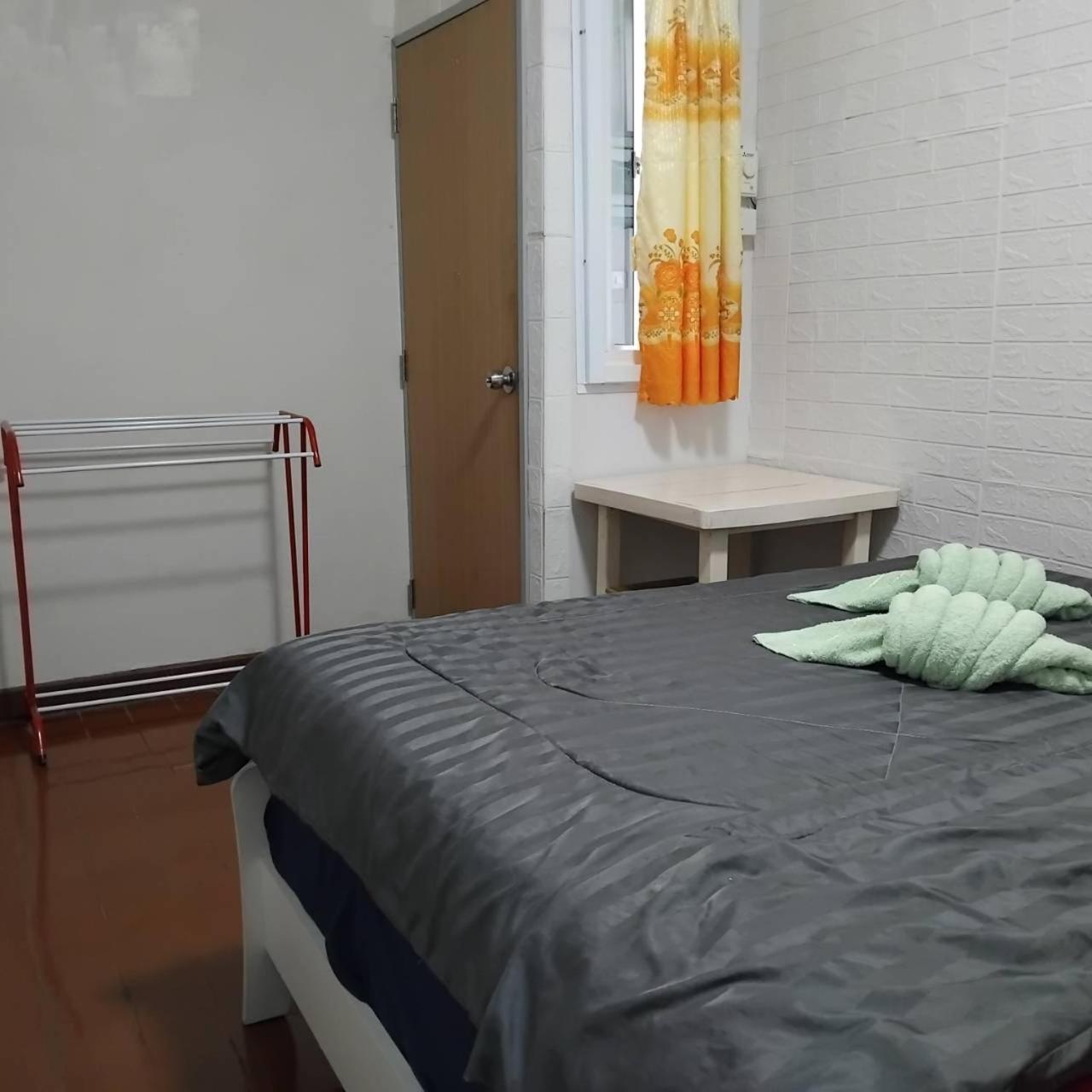 Sleepwith Me Hostel バンコク都 エクステリア 写真