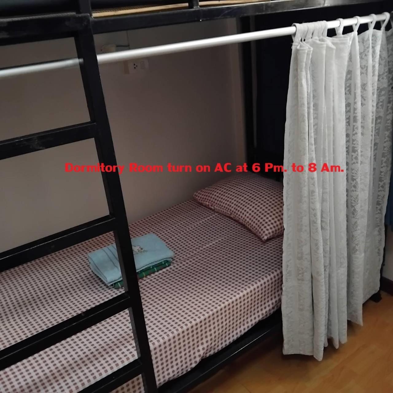 Sleepwith Me Hostel バンコク都 エクステリア 写真