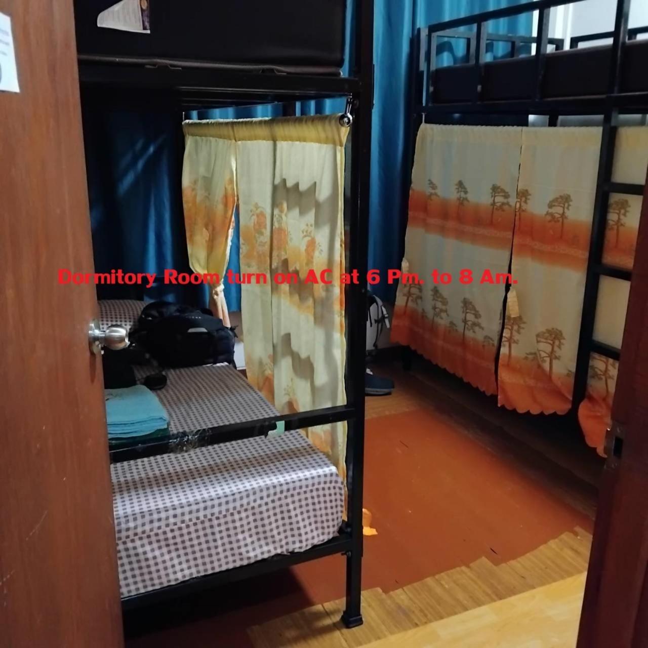 Sleepwith Me Hostel バンコク都 エクステリア 写真